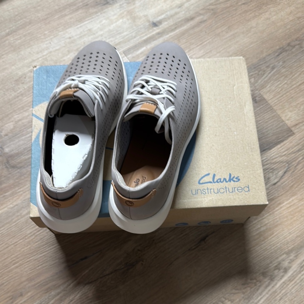 Clarks Unstructured Gray Women’s Shoes